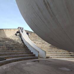 Das Atrium hinter der Kirche