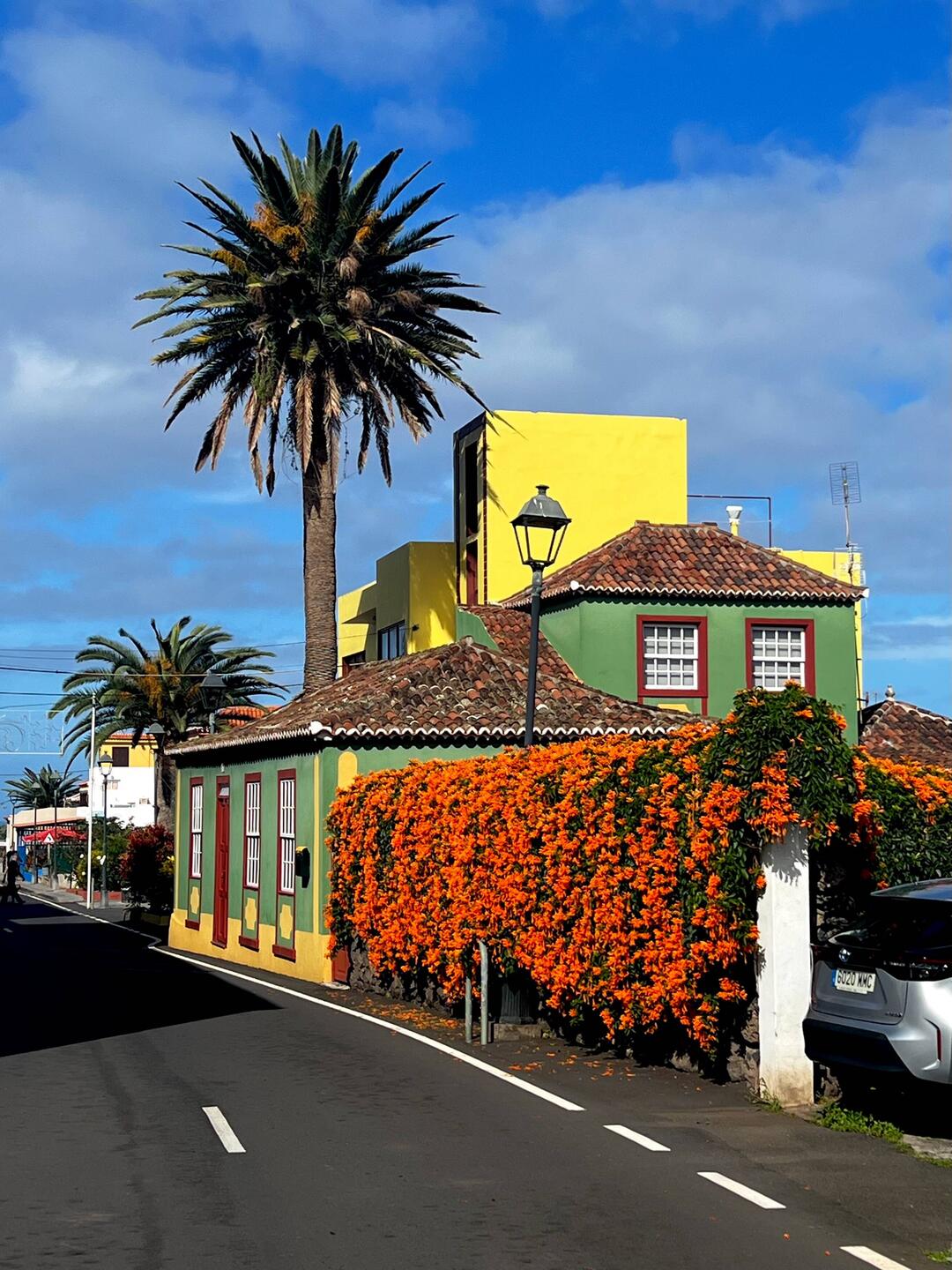 ein wunderschönes farbenfrohes Dörfchen