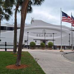 Vera überlegt noch ihren nächsten Geburtstag hier zu feiern, bieten sie doch Räumlichkeiten dafür an