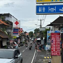 es gab überall Money-Changer, die nahe zum Tageskurs handelten