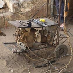 This is a wielding machine!