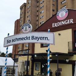 Leider wurde ich enttäuscht. Das Hefe war lecker, Schnitzel mit Pommes aber gefühlt aus der Mikro..