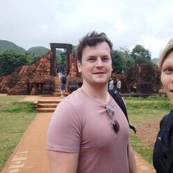 At My Son Dschungel Tempel