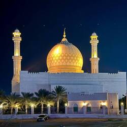 Bahwan Mosque, Sur