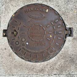 Sogar eigene Schachtabdeckungen