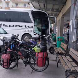 An der Busstation in Gazipasa...