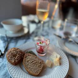 Lecker Abendessen in der Lounge