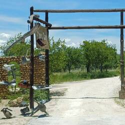 der Eingang zu Roy's Camp