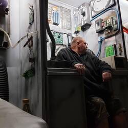 Ziemlich knapp der Pilotensitz.