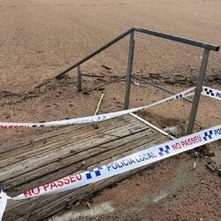 Auch hier hat Harry gewütet - das war der Zugang von der Promenade zum Strand ...