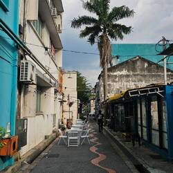 Es gibt unmengen an Restaurants. Jedoch ist sehr wenig los.