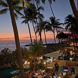 Waikiki Beach evening view from Hula Grill