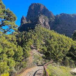 zum Aussichtspunkt geht's erst mal bergab, ...