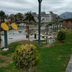 Überall steht Wasser