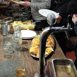 Buffet et bière à volonté, du jamais vu pour moi dans une auberge de jeunesse