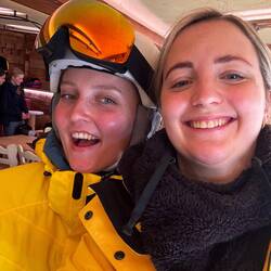 Skileherinnen Anna und Kathrin