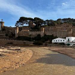 wir laufen zur Burg hoch und genießen die tolle Aussicht in beide Richtungen!