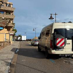 ... sind bei der Parkplatzsuche wieder einmal so richtig froh über die kompakten Maße!