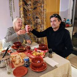 Margot en Johnny, gezellig samen eten!