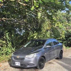 Unser Chevrolet mit Stufenheck, für das Verbergen der Trolleys perfekt