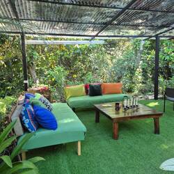 Und bequemen Möbeln unten