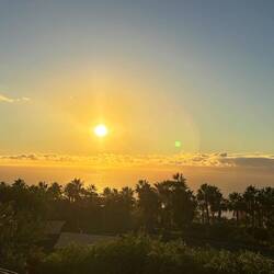 Sanfter Sonnenuntergang kurz vor Abfahrt zum Essen von der Terrasse.