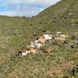 Ankunft in Masca. Das ist allerdings eine kleine Häuseransiedlung neben dem Bergdorf. Namenlos
