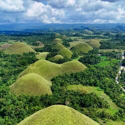 Chocolate Hills 🍫⛰️