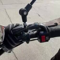 Suddenly, we got snax from some ladies in the car in front of us, and tea from this young gentleman.