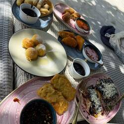 For fun, we decided to order a few items from the snack menu!