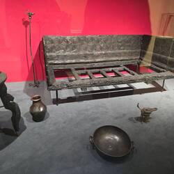 Wood Bed Herculaneum