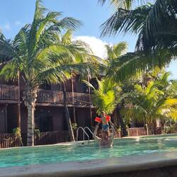 Zurück und erst mal in den Pool