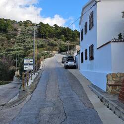 Die Anfahrt zum Stellplatz ist recht steil.