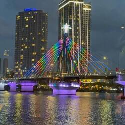 Le premier pont tournant du Vietnam : le pont de Danang 😍 (c'est son nom)