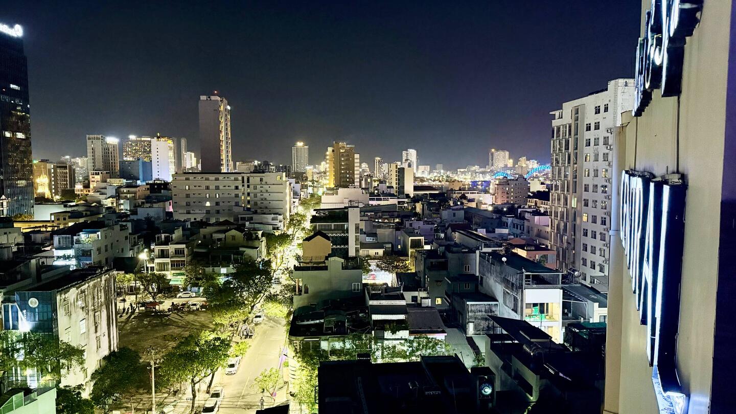 La grande ville de Dá Nãng vue du 9ème étage