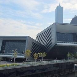 Modernes Hafenterminal