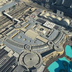 Die Dubai Mall von oben. Das ist so groß wie eine deutsche Kleinstadt