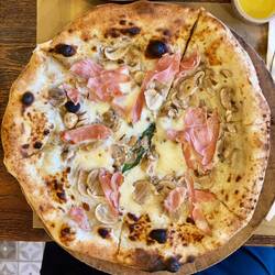 (die PERFEKTE PIZZA! in der) L'Osteria Pizza e Cucina, Ubud