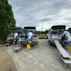 Die wartenden Wassertaxis