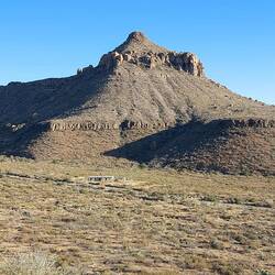 Schöne Stelle aber innen leer.