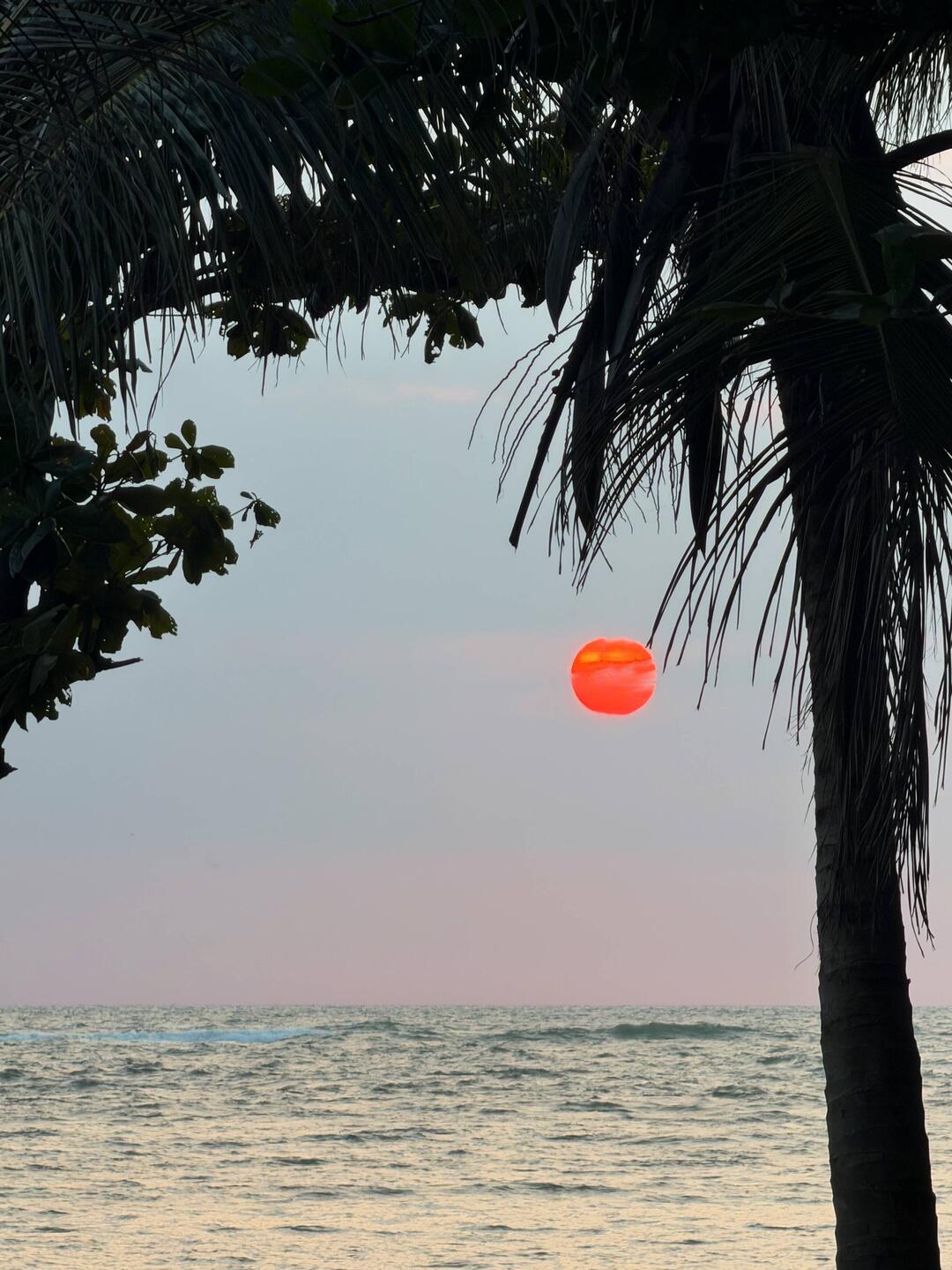 Sonnenuntergang von der Maha Oya Lodge aus