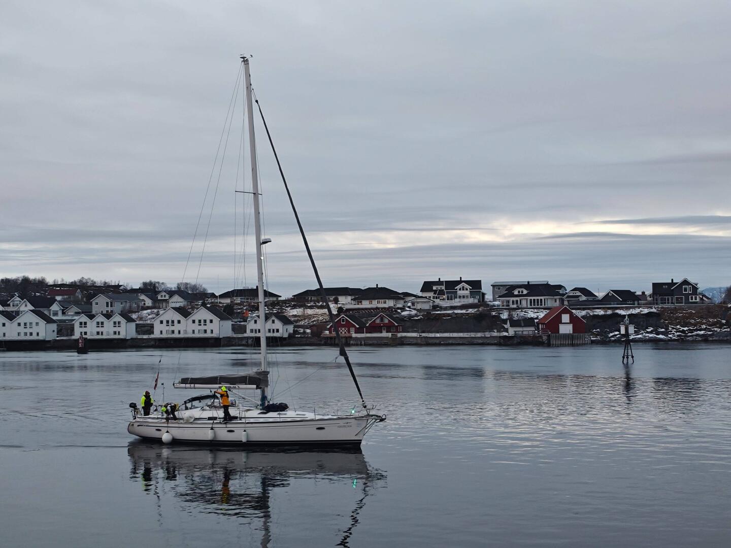Ungefähr 15 Uhr. Keine Sonne heute