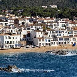 ... immer wieder die schönsten Blicke auf den kleinen Ort.