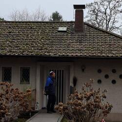 Marc versucht sich als Briefträger, denn er hat auf der Straße einen Brief gefunden!☝️