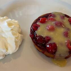 Köstliche Himbeere-Tarte mit Vanillesauce