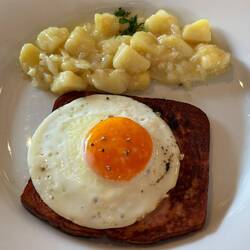 Hihihi - Leberkäse mit Spiegelei für mich