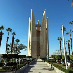 Statue vom Assuan-Staudamm