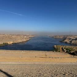 Blick auf den gestauten Nil vom Assuan-Staudamm