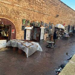 Skala de la Kasbah mit seinen kleine Lädchen, süß 🥰