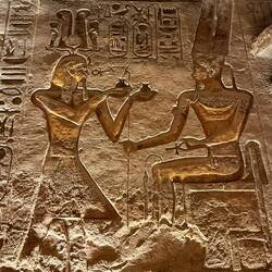 Wunderschöne Reliefs, sehr gut erhalten, die Kopten kamen nicht hierher